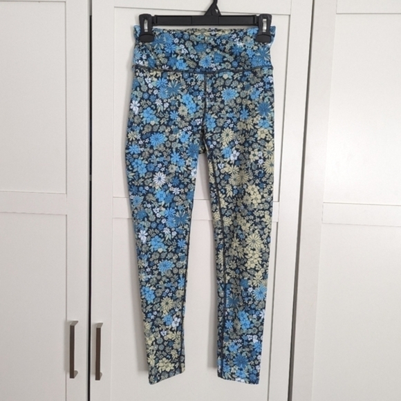 FREE PEOPLE | Women's Lose Control Wrap Floral Blue/Yellow Leggings - Picture 2 of 5